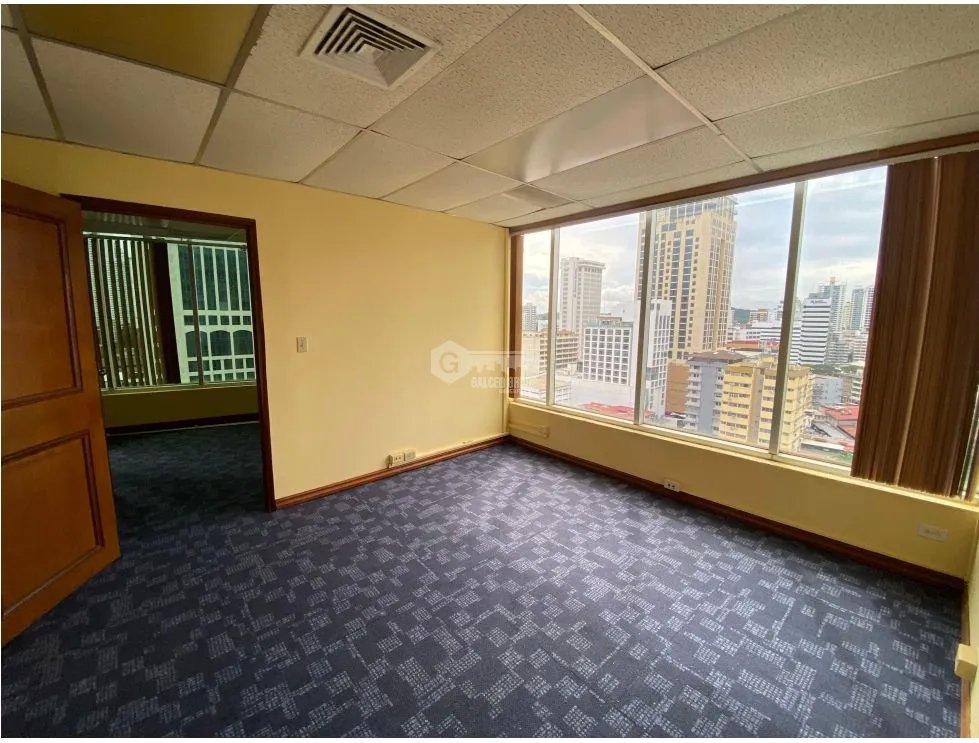 OFICINA / OBARRIO / PH TORRE ADVANCE / 80 M2 / DIVISONES / VACIA