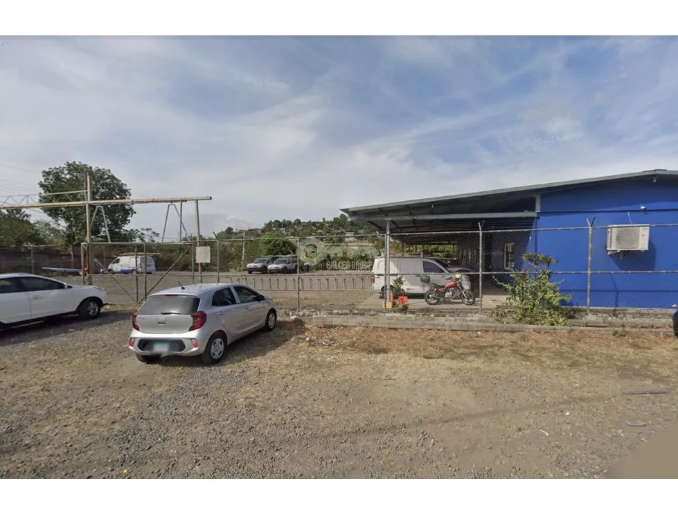 Office for rent in Brisas Del Golf
