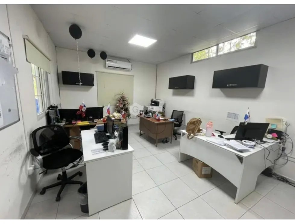 Office for rent in Brisas Del Golf