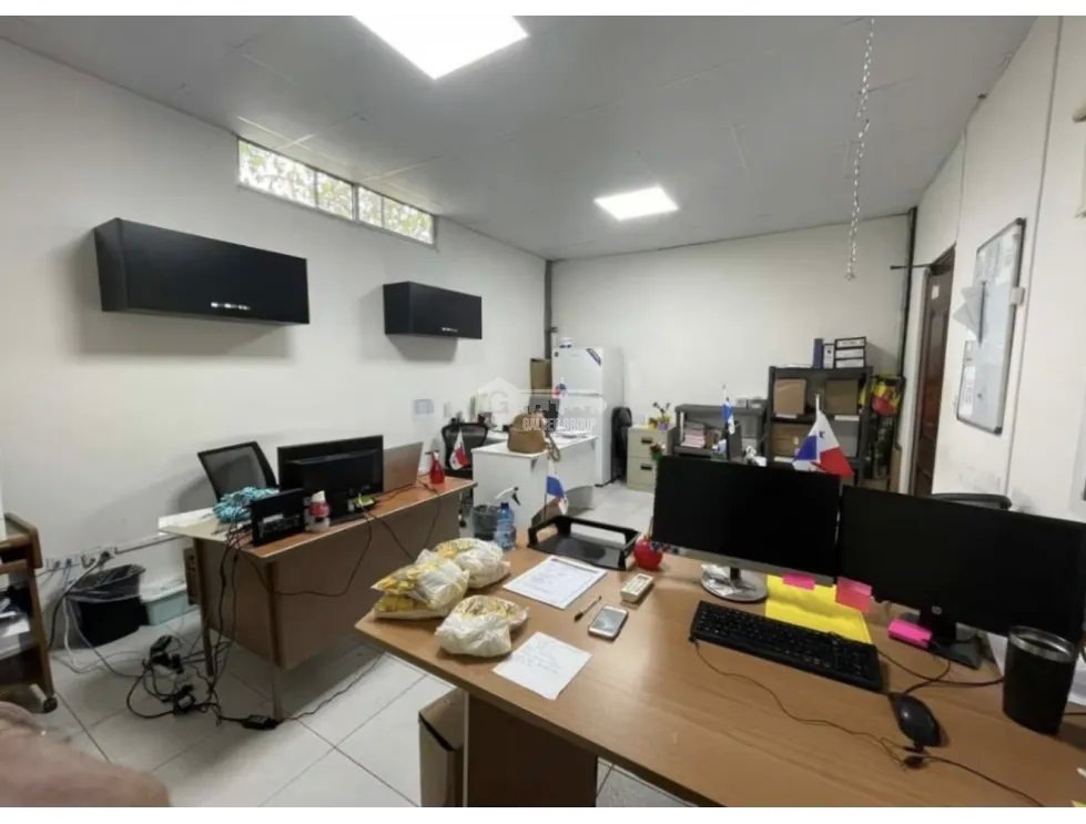 Office for rent in Brisas Del Golf