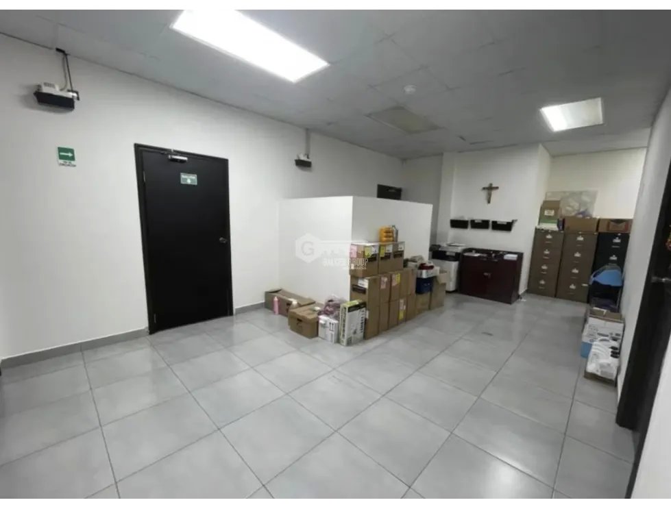 TERRENO / BRISAS DEL GOLF / 2600M / CON OFICINAS / PARA INVERSION JC