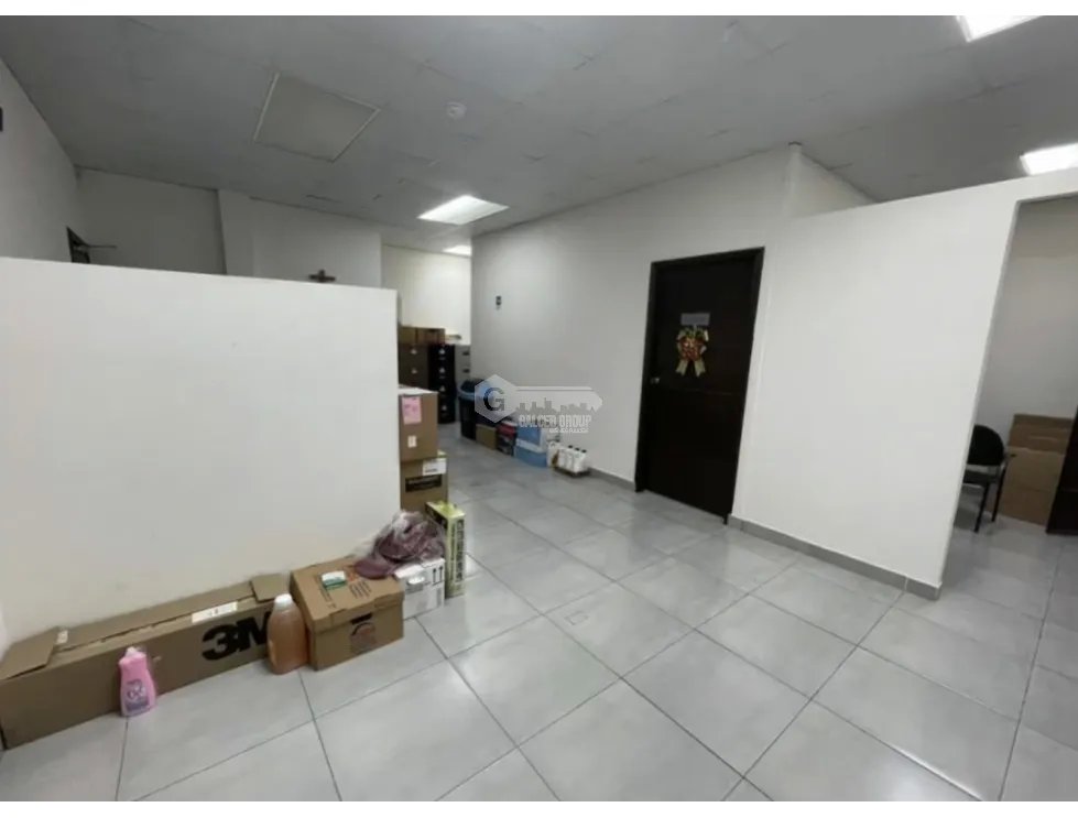 TERRENO / BRISAS DEL GOLF / 2600M / CON OFICINAS / PARA INVERSION JC