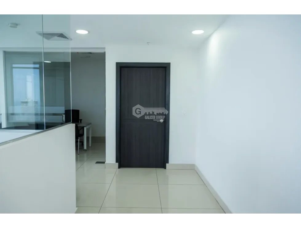OFICINA / CALLE 50 / TORRE BICSA / 225M / DIVISIONES / AMOBLADA