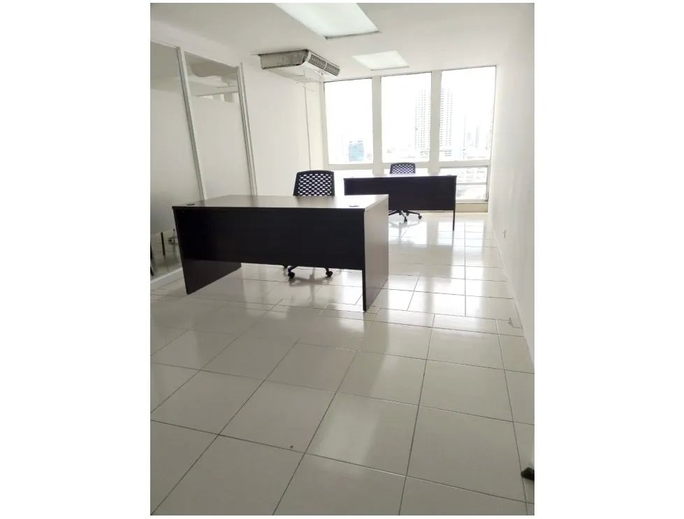 Office for rent in El Carmen