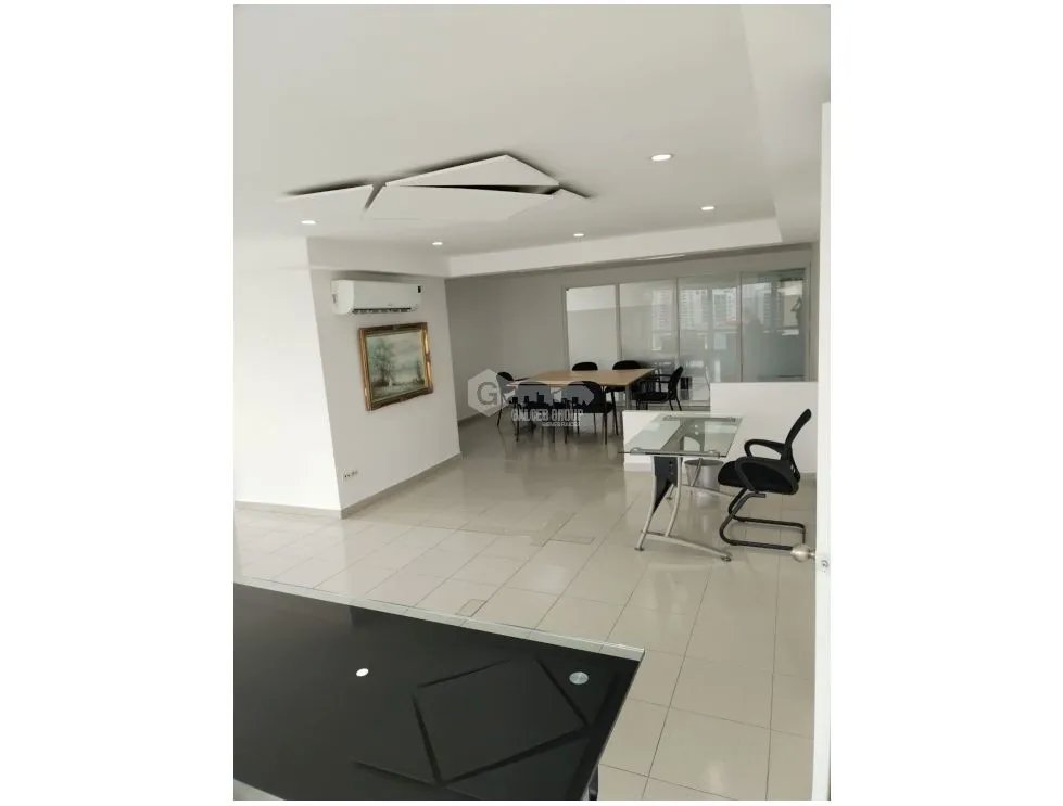 Office for rent in El Carmen
