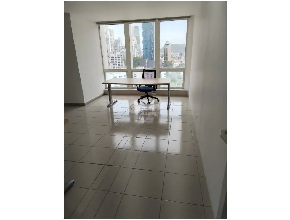Office for rent in El Carmen