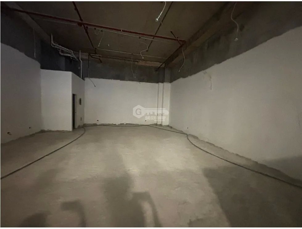 ARRAIJAN / WESTLAND MALL / LOCAL COMERCIAL / 85M / PLANTA BAJA