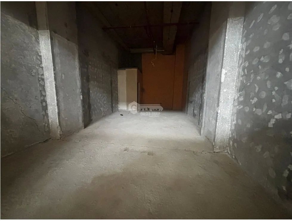 ARRAIJAN / WESTLAND MALL / LOCAL COMERCIAL / 85M / PLANTA BAJA