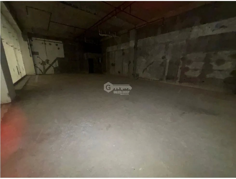 ARRAIJAN / WESTLAND MALL / LOCAL COMERCIAL / 85M / PLANTA BAJA