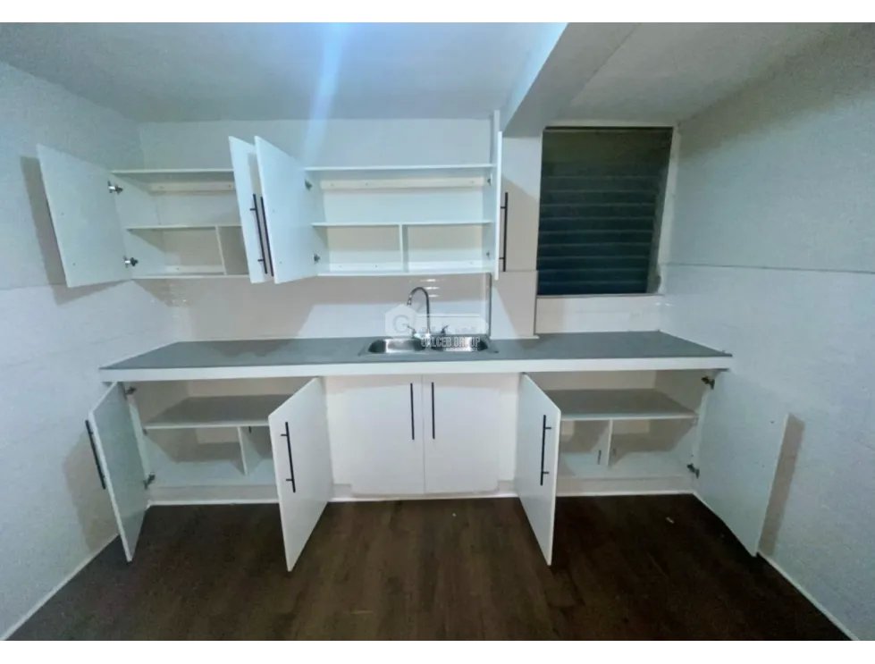 PARQUE LEFEVRE / 98M / 2 HABITACIONES / REMODELADO / BALCON JC