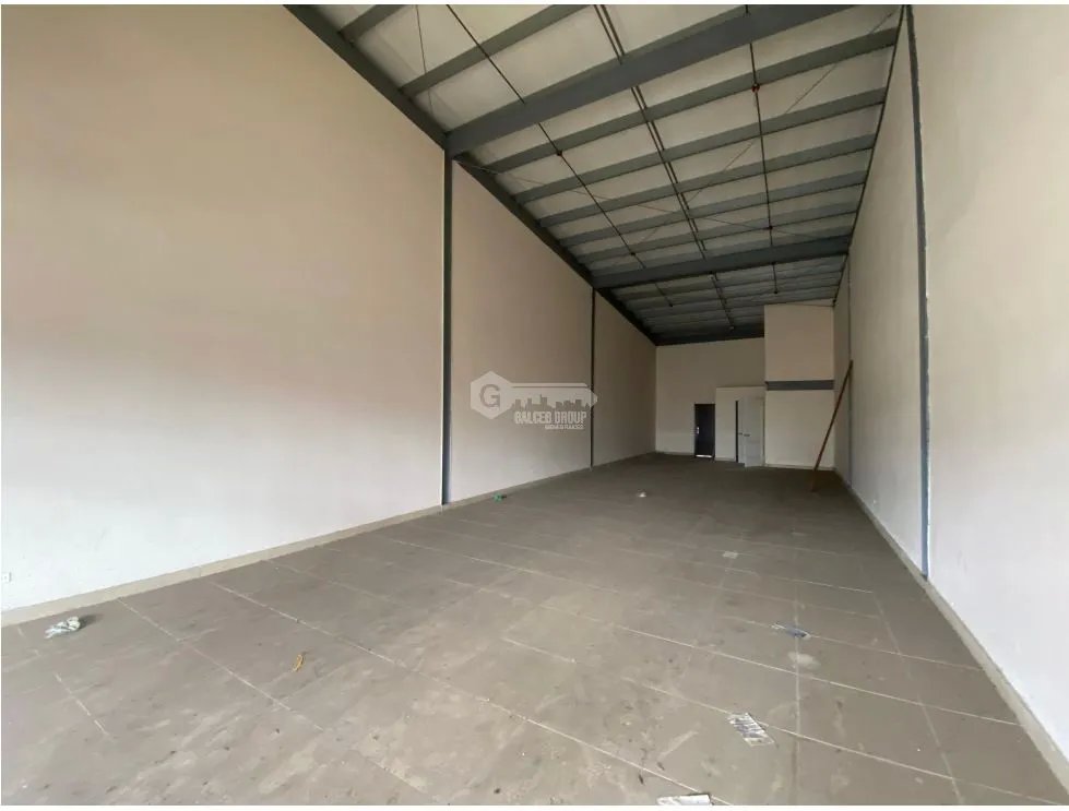 LOCAL / TOCUMEN / PLAZA SUR / 127M / PLANTA BAJA / ANDEN / VACIO
