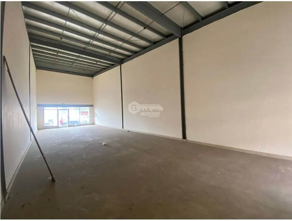 LOCAL / TOCUMEN / PLAZA SUR / 127M / PLANTA BAJA / ANDEN / VACIO