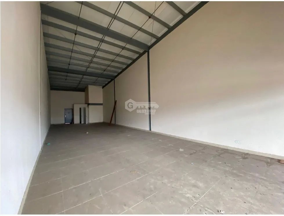 LOCAL / TOCUMEN / PLAZA SUR / 127M / PLANTA BAJA / ANDEN / VACIO