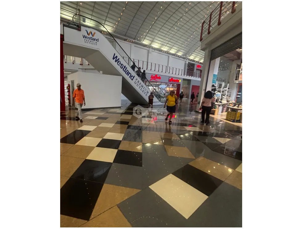 ARRAIJAN / WESTLAND MALL / LOCAL COMERCIAL / 78M / PLANTA BAJA