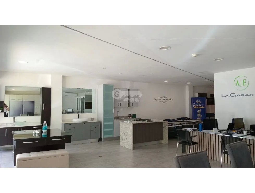 PARQUE LEFEVRE / SANTA ELENA / 437M / LOCAL CON OFICINAS Y BODEGA JC
