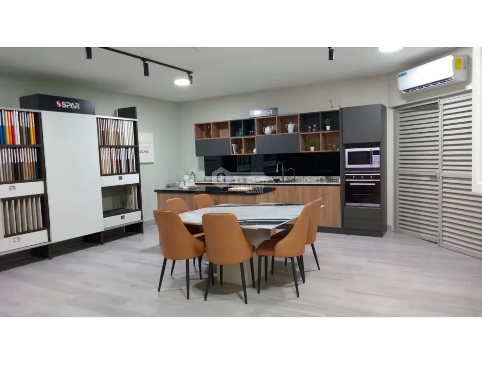PARQUE LEFEVRE / SANTA ELENA / 437M / LOCAL CON OFICINAS Y BODEGA JC