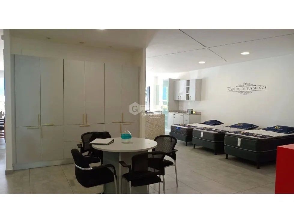 PARQUE LEFEVRE / SANTA ELENA / 437M / LOCAL CON OFICINAS Y BODEGA JC