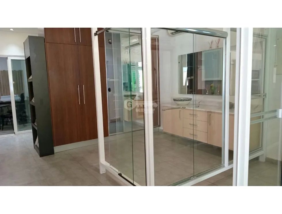 PARQUE LEFEVRE / SANTA ELENA / 437M / LOCAL CON OFICINAS Y BODEGA JC
