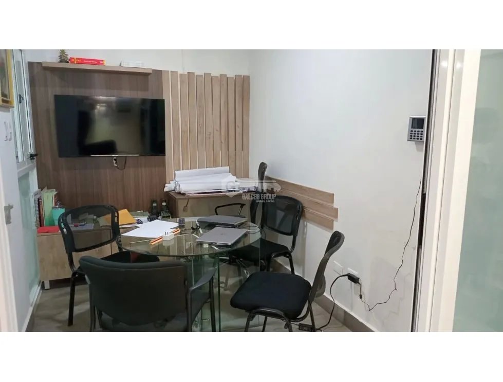 PARQUE LEFEVRE / SANTA ELENA / 437M / LOCAL CON OFICINAS Y BODEGA JC