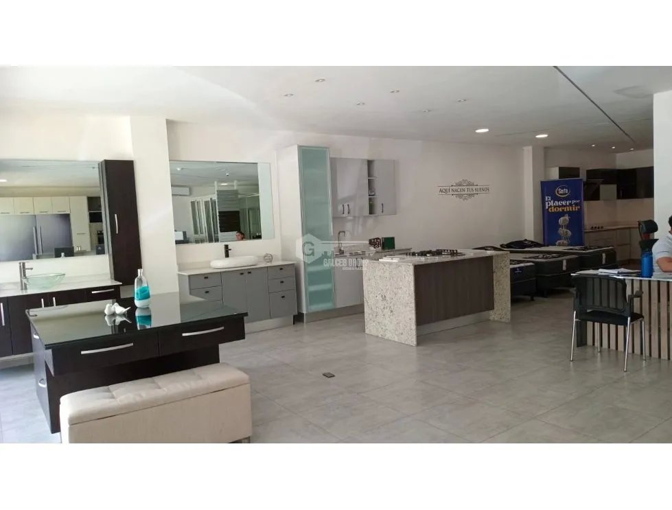 PARQUE LEFEVRE / SANTA ELENA / 437M / LOCAL CON OFICINAS Y BODEGA JC