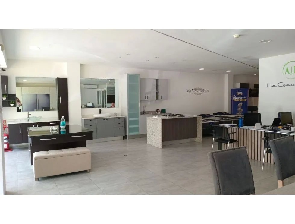 PARQUE LEFEVRE / SANTA ELENA / 437M / LOCAL CON OFICINAS Y BODEGA JC