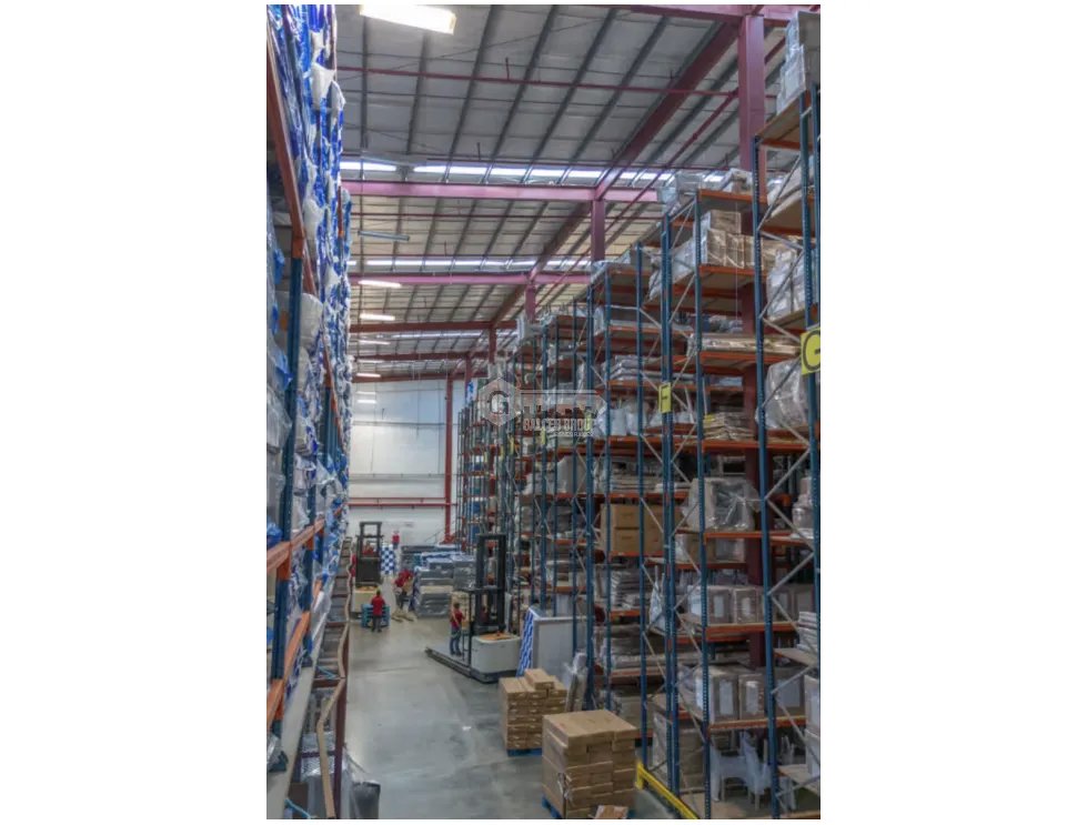 LA LOCERIA / BODEGA CON OFICINAS / 5,228M / AREA DE CONTENEDORES JC