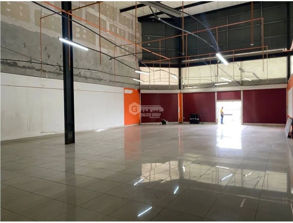 LOCAL / JUAN DIAZ / CRYSTAL PLAZA / 200M / PLANTA BAJA / VIA PRINCIPAL