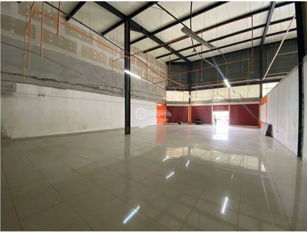 LOCAL / JUAN DIAZ / CRYSTAL PLAZA / 200M / PLANTA BAJA / VIA PRINCIPAL