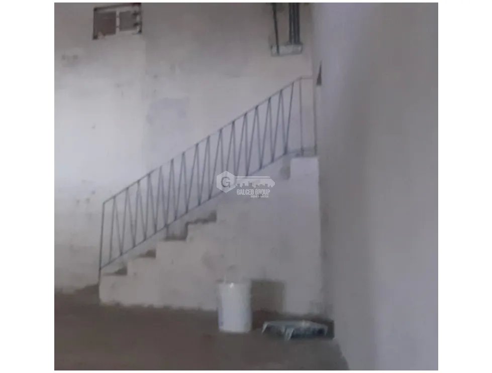 AVE LA PAZ / EL INGENIO / LOCAL CON BODEGA / 559M2 / 8 PARKING