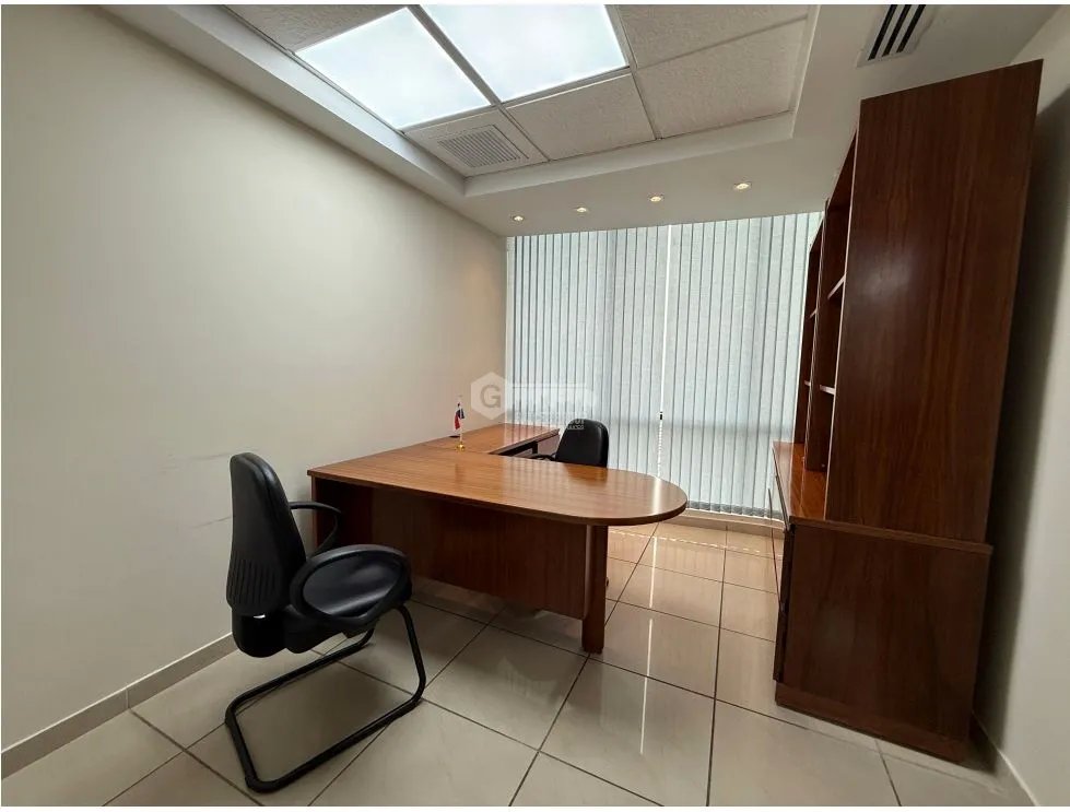 OFICINA / OBARRIO / TORRE GENERALLI / 360m2 / AMOBLADO / 9 PARKING