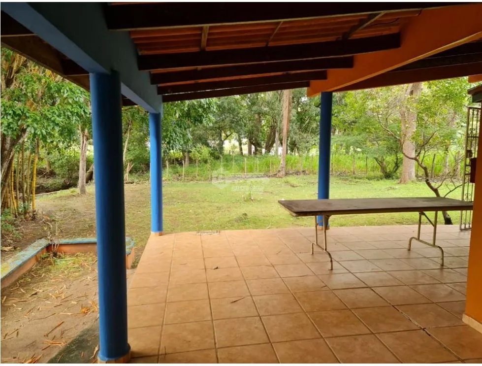 NUEVA GORGONA / 4 HECTAREAS  / 5 HABITACIONES / PISCINA