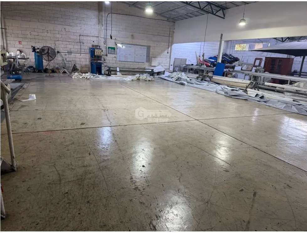 RIO ABAJO / GALERA CON GARITA OFICINAS /  5000M / CODIGO C-2 / RN1 JC