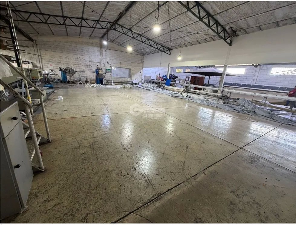 RIO ABAJO / GALERA CON GARITA OFICINAS /  5000M / CODIGO C-2 / RN1 JC