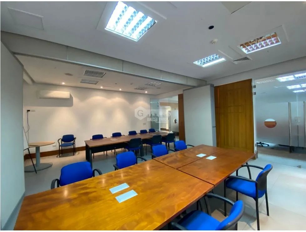 CALLE 50 / PLAZA CALLE 50 / 430 M2 / DIVISIONES / 8 PARKING / AMOBLADO