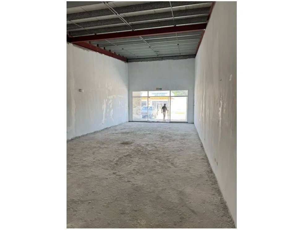 PLAZA FARALLONES / RIO HATO / 90M / LOCALES COMERCIALES JC