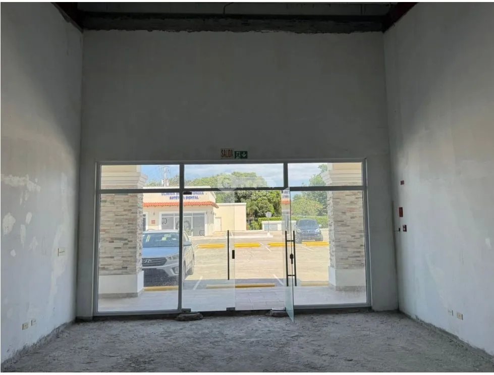 PLAZA FARALLONES / RIO HATO / 90M / LOCALES COMERCIALES JC
