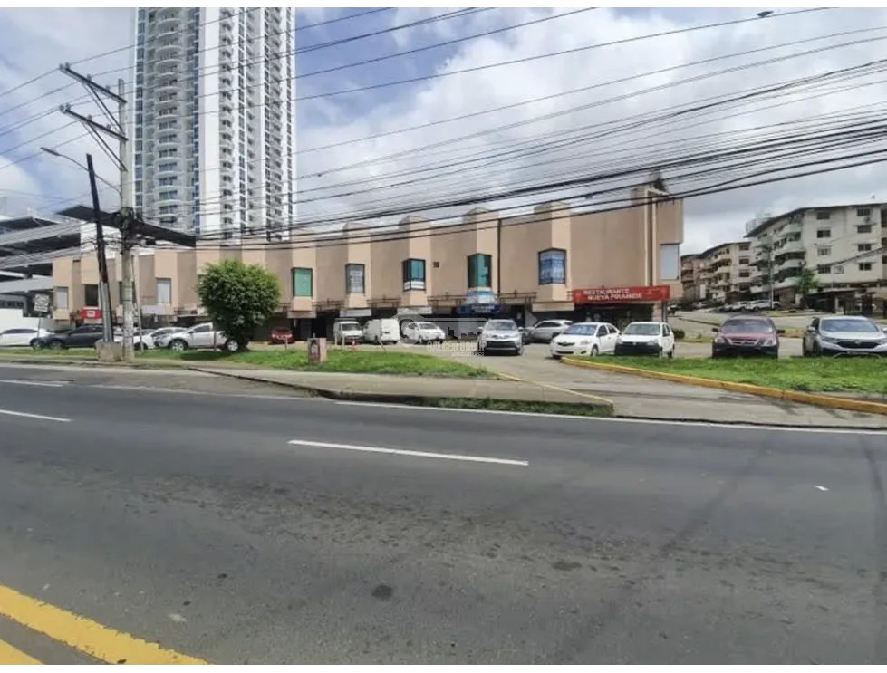VIA ESPAÑA / PLAZA LAS PIRAMIDES / 131.68M / LOCAL COMERCIAL JC