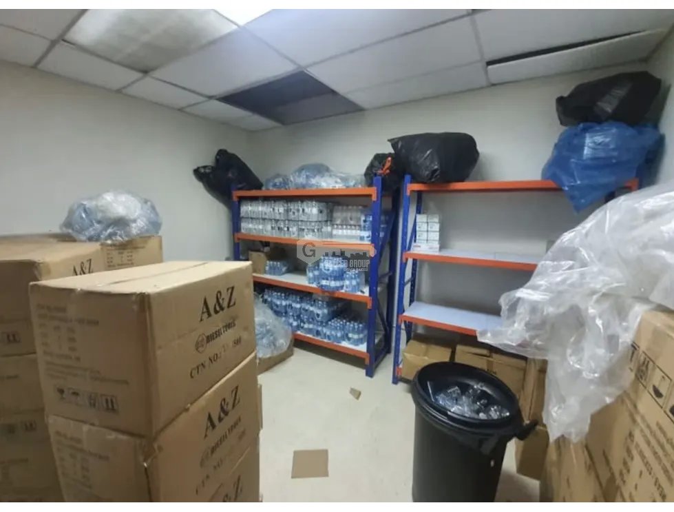 VIA ESPAÑA / PLAZA LAS PIRAMIDES / 131.68M / LOCAL COMERCIAL JC