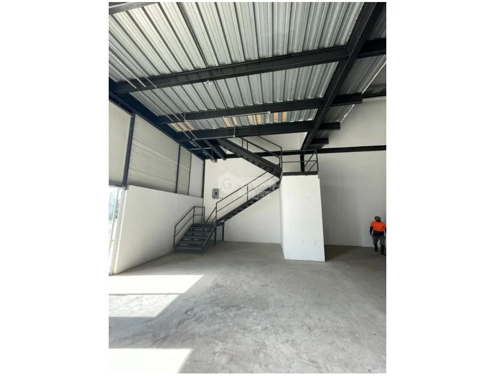 GALERA / JUAN DIAZ / PARQUE INDUSTRIAL / 500 M / MEZZANINE
