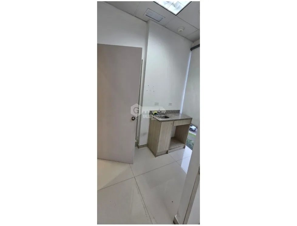 COSTA DEL ESTE / CONSULTORIO / ATRIO MALL / 84M