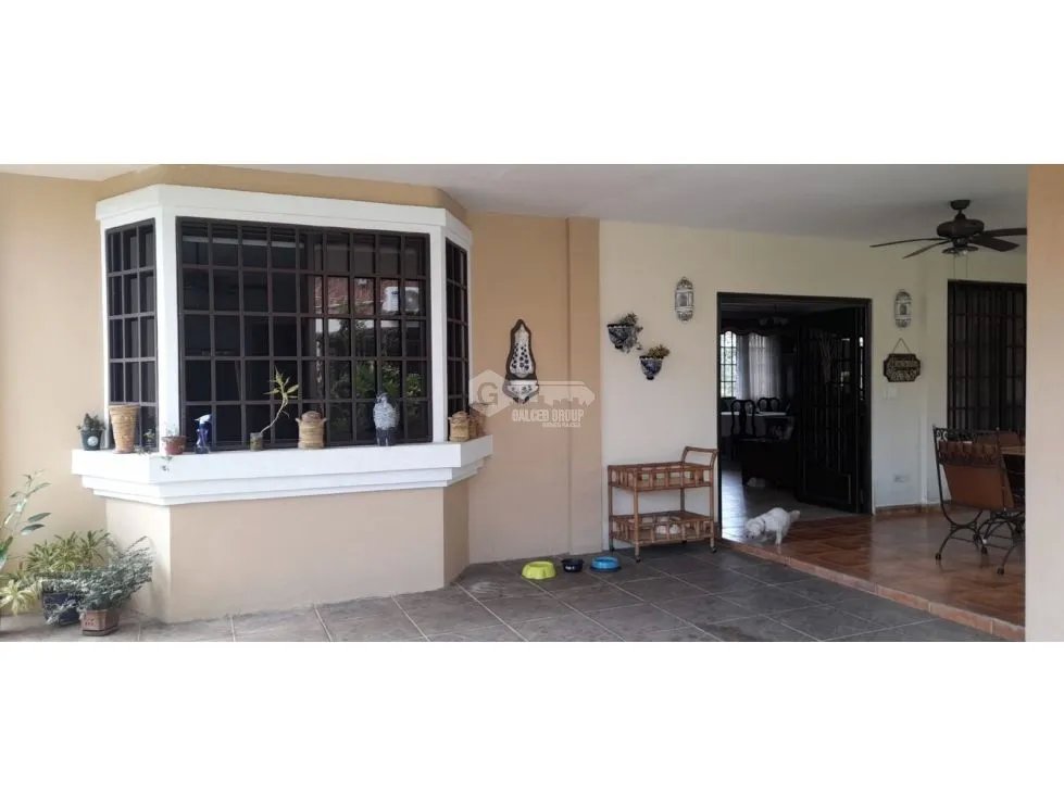 EL CARMEN / 2 NIVELES / 4 HABITACION / 562 M / TERRAZA