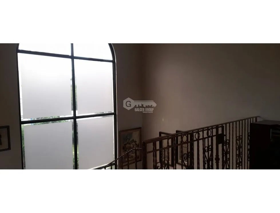 EL CARMEN / 2 NIVELES / 4 HABITACION / 562 M / TERRAZA