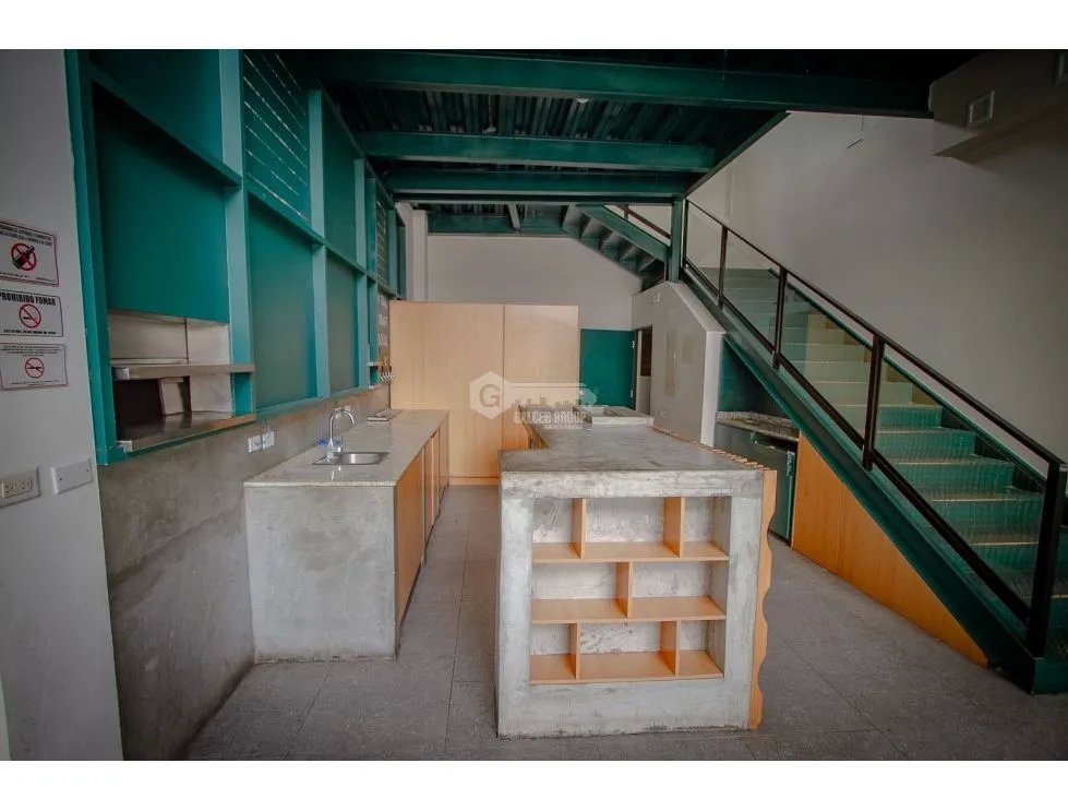 SAN FRANCISCO /  PLAZA 68 CORNER / 190M2 / TERRAZA / PLANTA BAJA