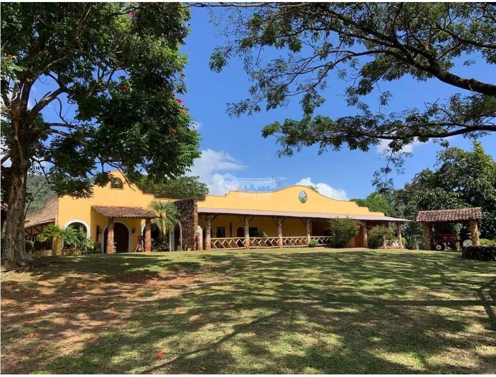 FINCA / UTIVE / 468.9 HECTAREAS / HACIENDA FRENTE A LAGO CON RIOS JC