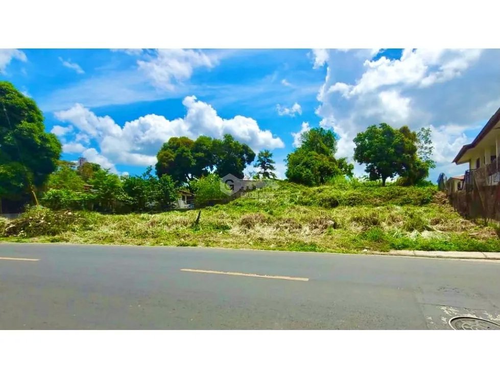 PUEBLO NUEVO / TERRENO / 1420 M2 / CON PROYECTO APROBADO