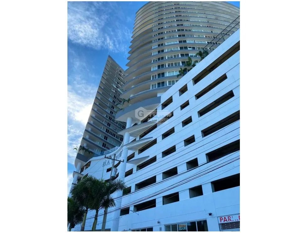 AVE BALBOA / OFICINA /  PH BAY VIEW / 52 M / PISO ALTO / BALCON