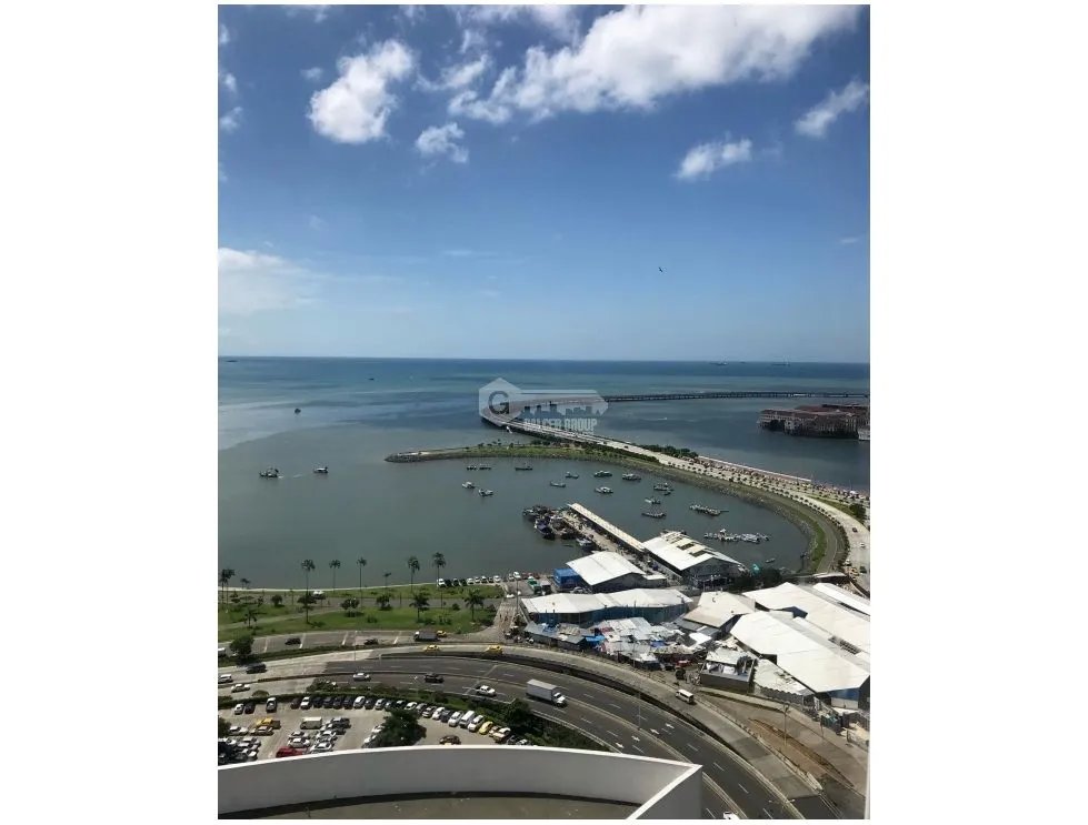 AVE BALBOA / OFICINA /  PH BAY VIEW / 52 M / PISO ALTO / BALCON
