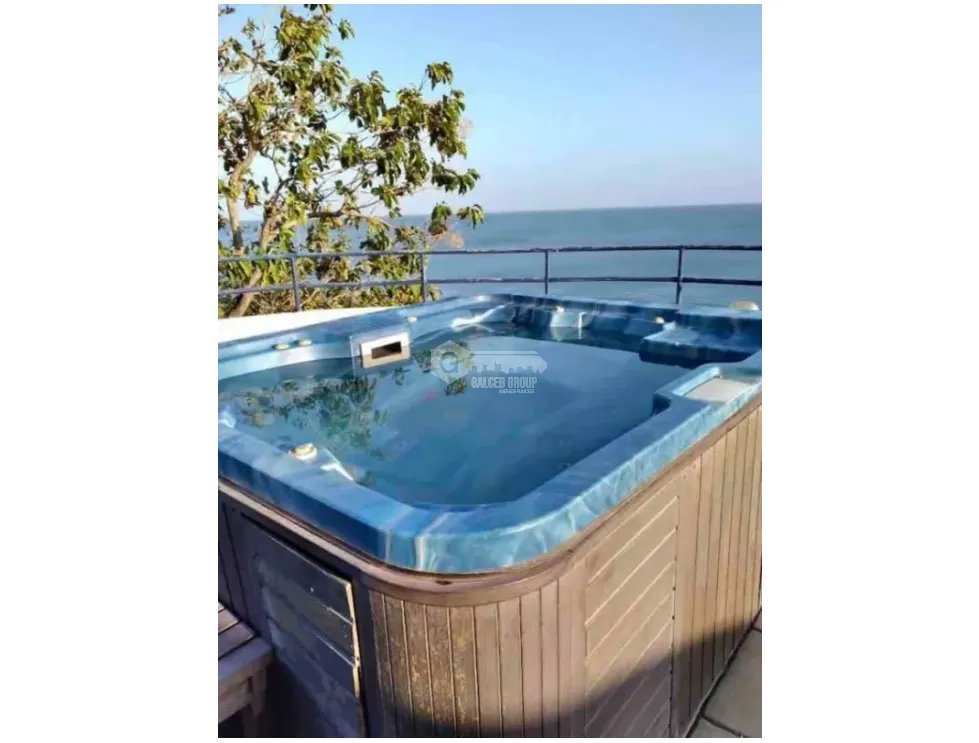 Apartment for sale in Coronado