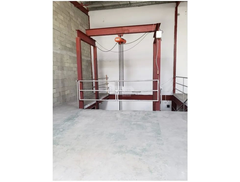 COSTA DEL ESTE / PARQUE INDUSTRIAL / GALERA / 1800M / 2 NIVEL / ANDEN