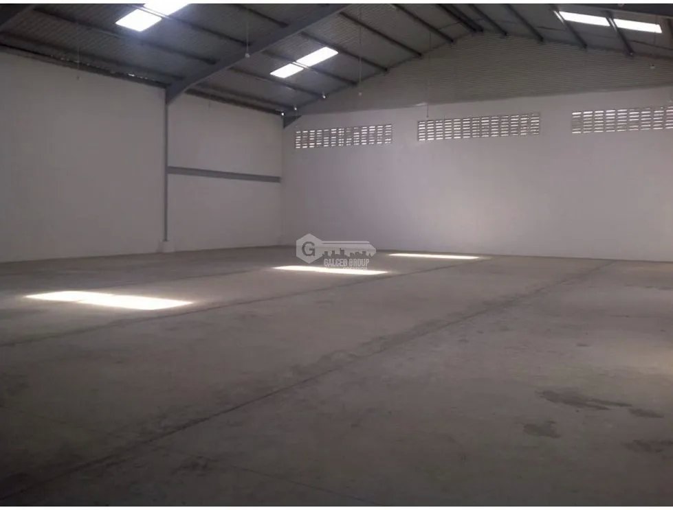GALERA / PARQUE INDUSTRIAL / LAS AMERICAS / 1006m2 / CON ANDEN